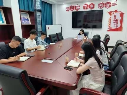 平江法院：开展新进法官助理入职培训 系好履职“第一粒扣子”