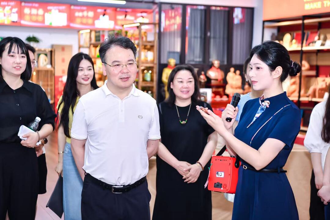 从赛场到国际展会，长沙商贸旅游职院“红小团”讲解队圆满完成中非经贸博览会讲解任务
