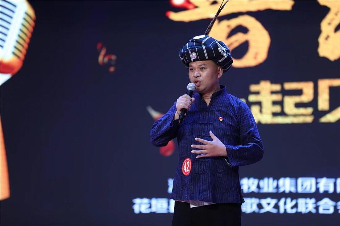扎根湘西大山的教育守望者——记湘西土家族苗族自治州花垣县龙潭镇中心小学老师龙长江