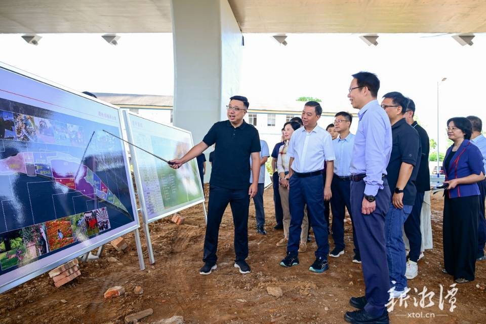胡贺波赴雨湖区开展走找想促“三听三问”调研