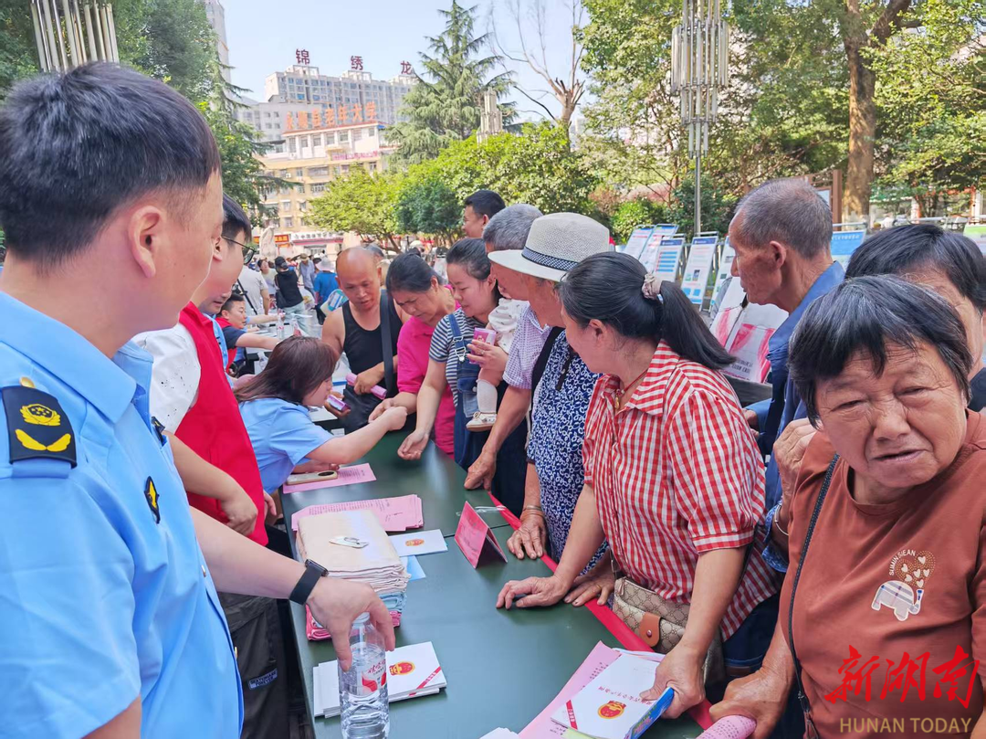 永順縣靈溪鎮(zhèn)：開展法治大宣傳，筑牢平安“防護墻”