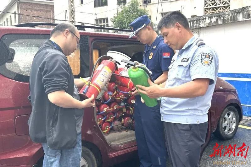 推销灭火器材的“消防队”，假的！