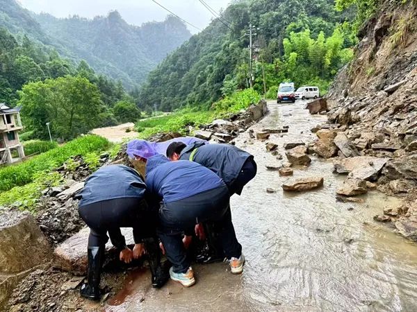 闻“汛”而动丨天子山街道：打好防汛“主动仗” 筑牢防汛“安全堤”