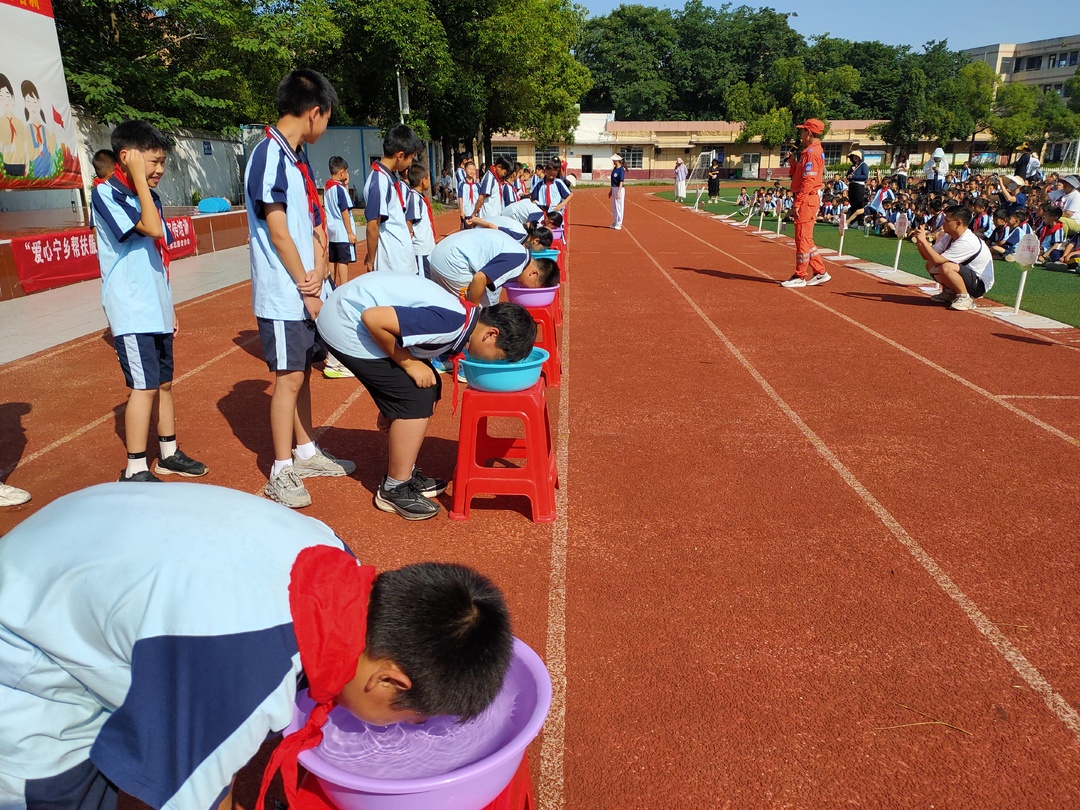宁乡市白马桥街道中心小学：开展青少年防溺水宣传培训活动​