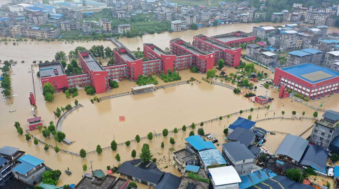 龙山普降暴雨大暴雨