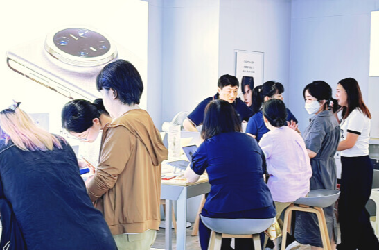 “后高考经济”升温，有商家数码3C产品销量增长4倍