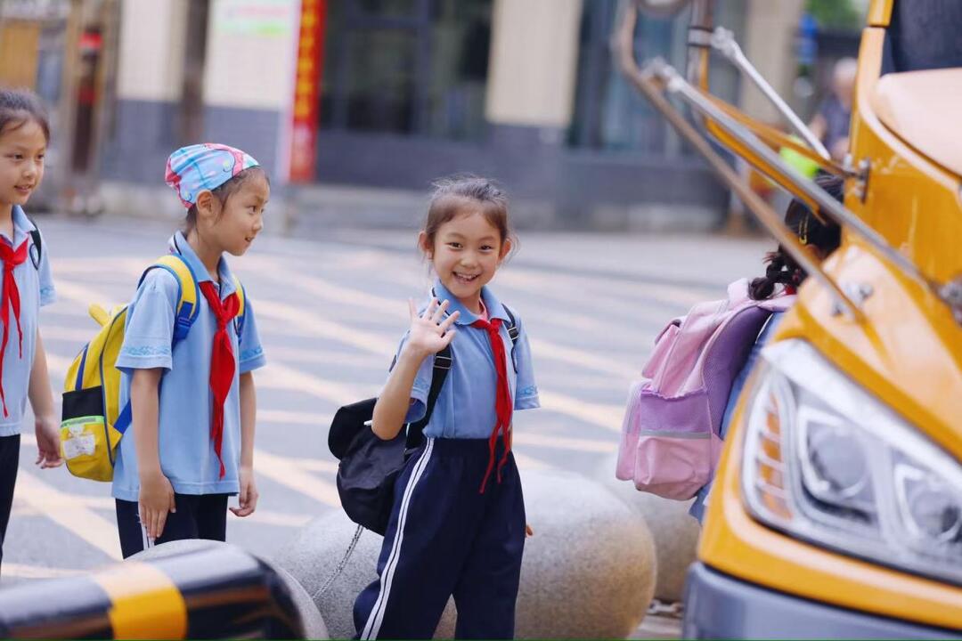 吉首市乾元小学：打造暑期游泳体验课