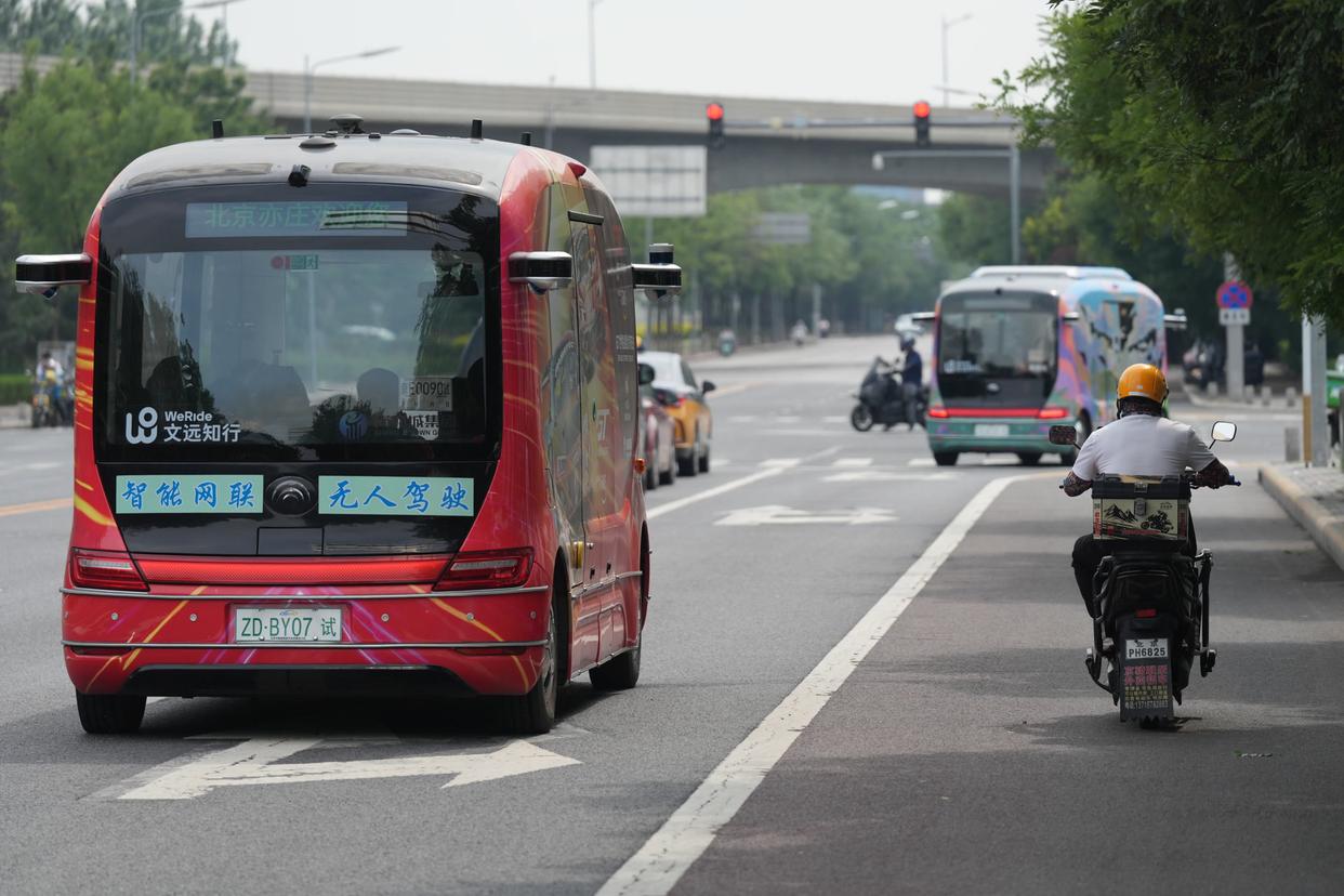 八大場景千臺車獲牌照上路，記者探訪北京“自動駕駛之城”