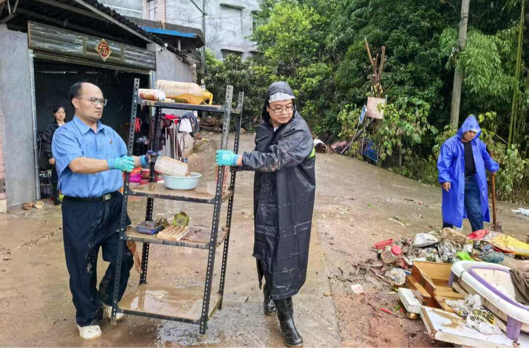 检察集结 “汛”速出击——龙山县检察院全力投身防汛救灾工作侧记