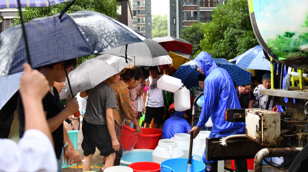 湖南龙山：强降雨后恢复生产生活