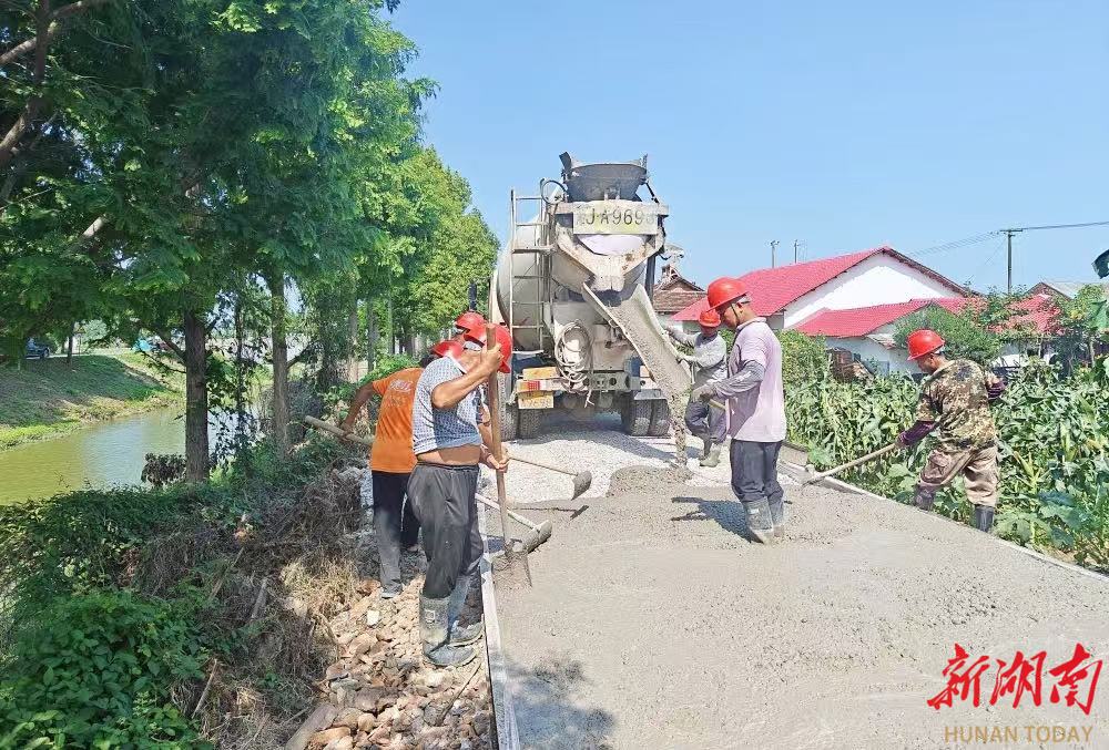 西洞庭管理区：以工代赈 让群众在家门口就业增收