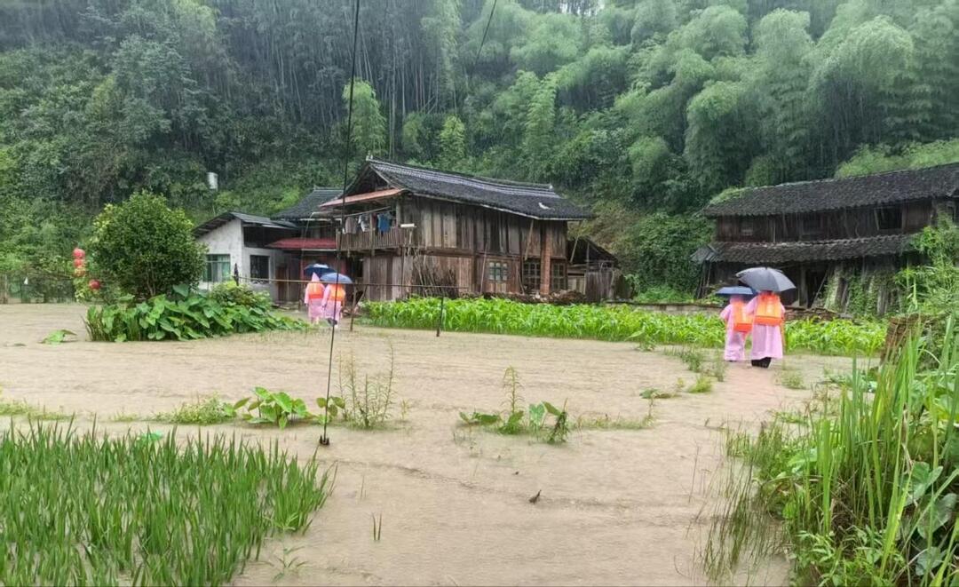 绥宁：干群齐心 筑牢防汛“安全堤”，安全转移群众381人