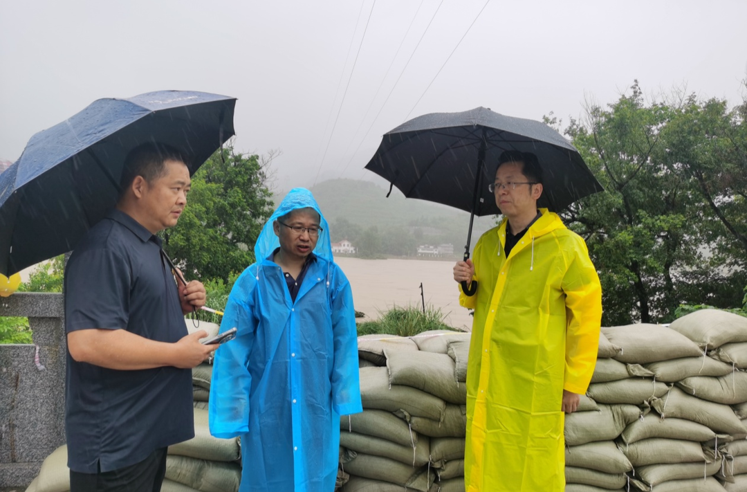 闻“汛”而动丨群策群力筑防线 齐心协力保安澜——张家界高新区上下众志成城迎战汛情