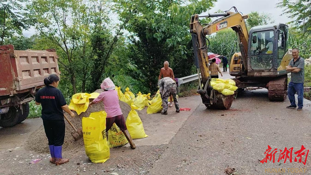 闻“汛”而动丨通津铺镇泗虎坪村：雨过天晴忙重建 干群同心护家园