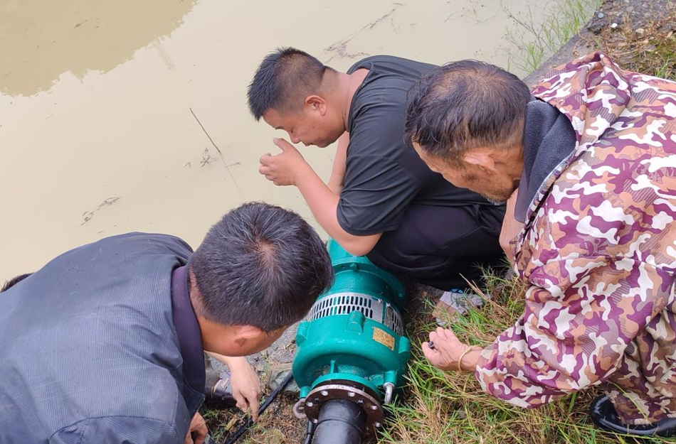 麻阳大桥江乡：干群合力抢通供水管 5小时恢复全乡供水