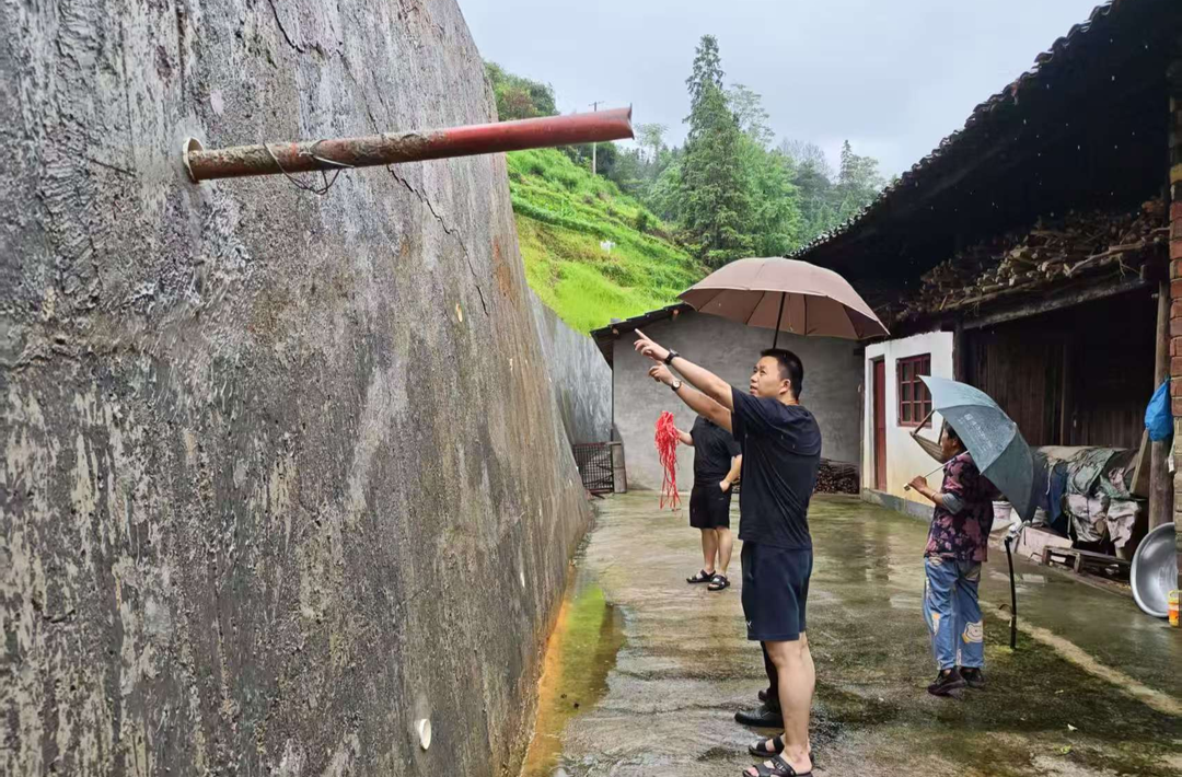 會(huì)同縣青朗侗族苗族鄉(xiāng):干群齊心固防線 守牢群眾幸福家