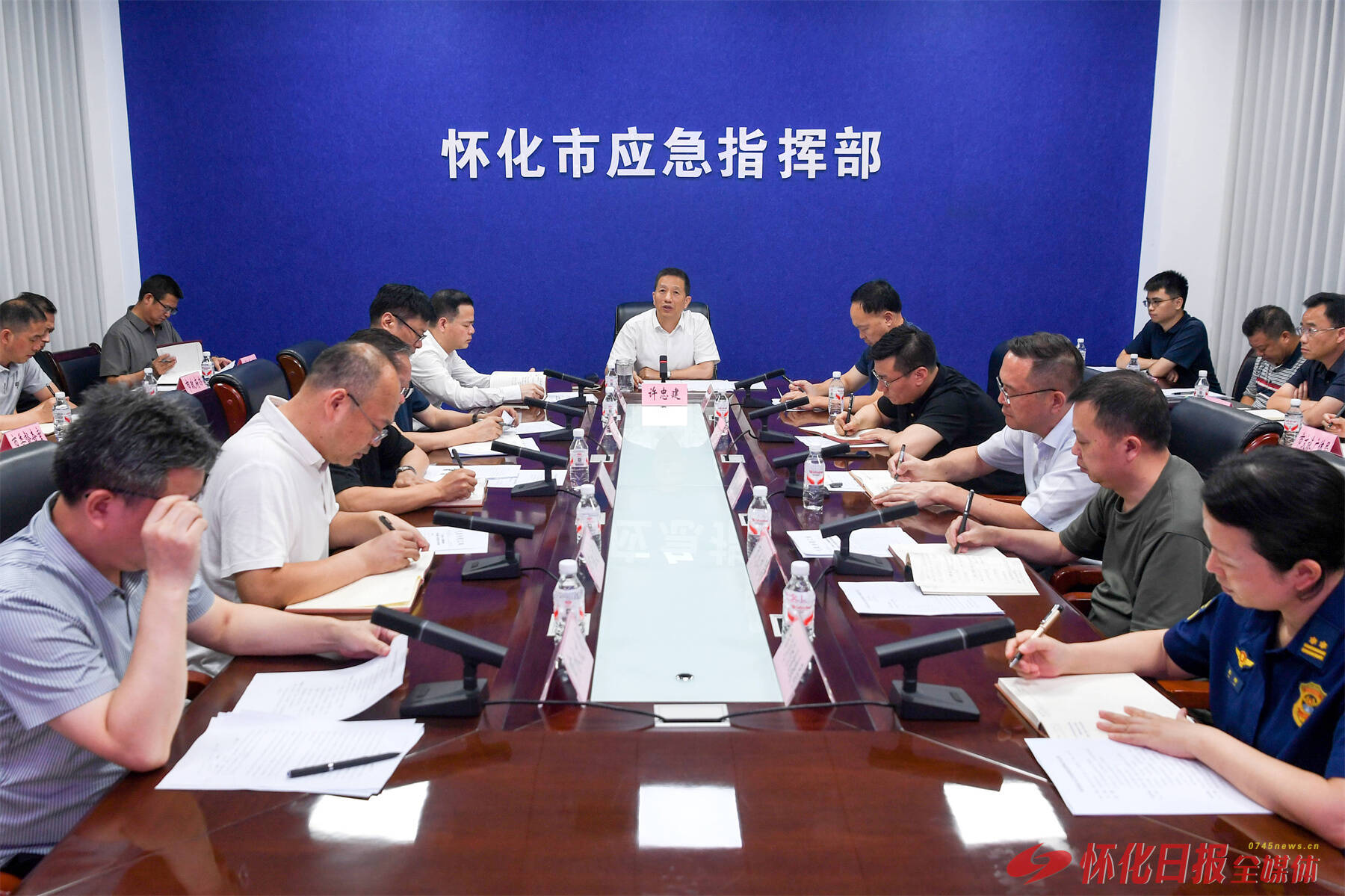 许忠建主持召开全市防汛抗灾会商调度视频会