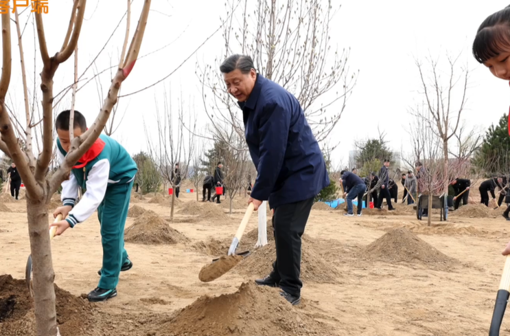 习近平牵挂防沙治沙