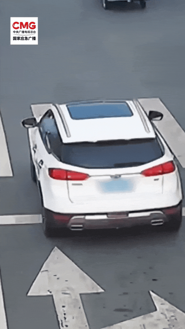密閉的車?yán)镉卸酂?？高溫天小心這些物品成為危險品