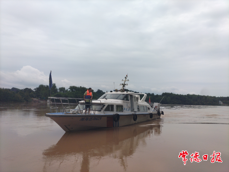 联手护航上学路