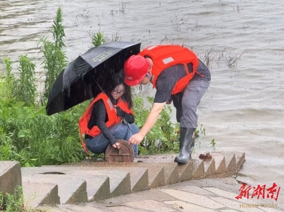 風雨中的監(jiān)督哨 常德各級紀檢監(jiān)察干部既督又戰(zhàn)筑牢防汛堤壩