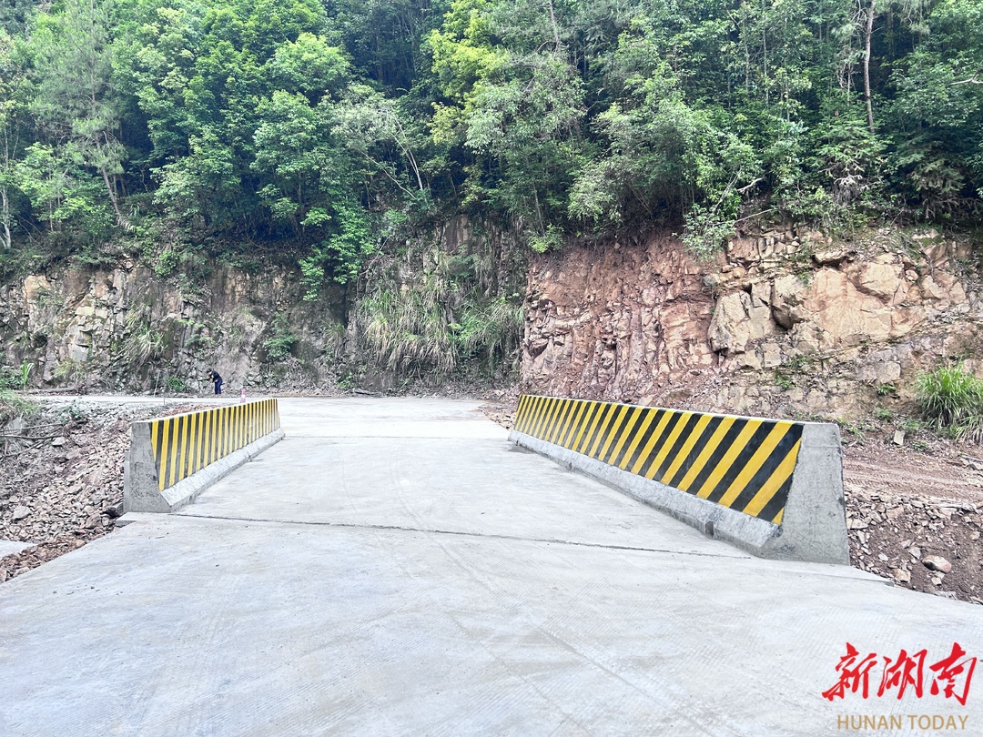 长沙驰援资兴  31座“连心桥”架起幸福路