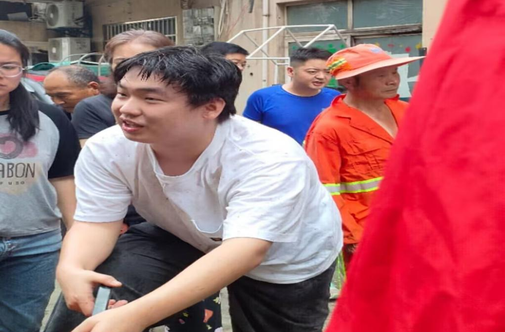 点赞！湖南铁道职院学子英勇救火