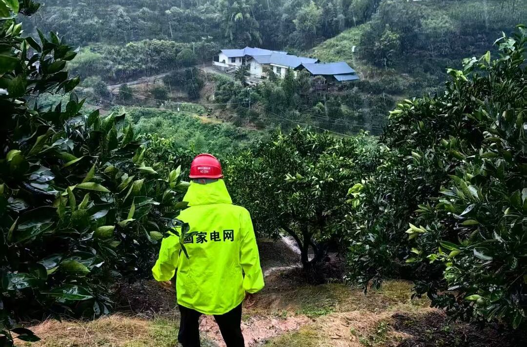 國網(wǎng)芷江供電公司全力筑牢防汛保電“安全堤”
