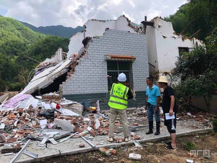 闻“汛”而动丨风雨过后战犹酣——张家界市灾后重建工作一线见闻@湖南日报要闻版头条