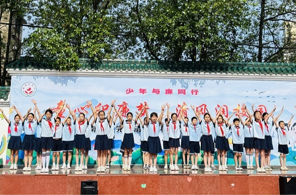 南縣第六完全小學：清風沐校園 廉潔潤初心