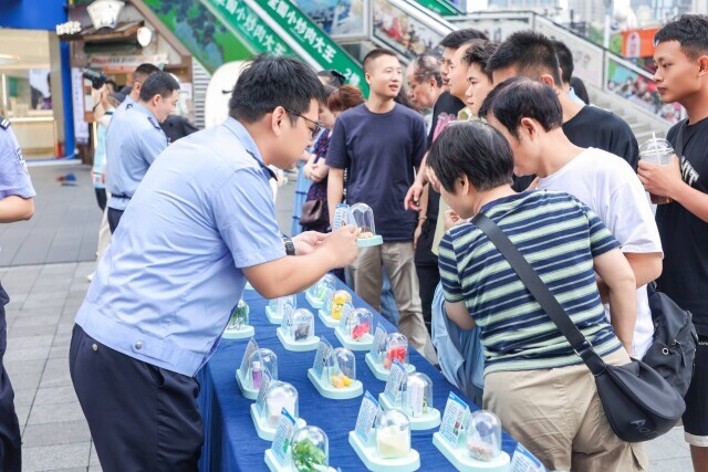 药物滥用成吸毒！长沙CBD这场禁毒展引发市民“瞳孔地震”