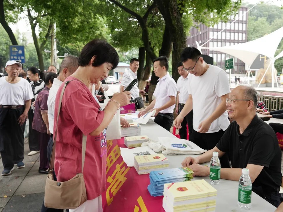 益阳市开展第35个全国“土地日”系列宣传活动
