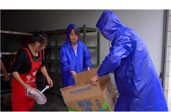 風(fēng)雨中彰顯巾幗擔(dān)當(dāng)——中方縣銅灣鎮(zhèn)“她力量”奮戰(zhàn)防汛一線