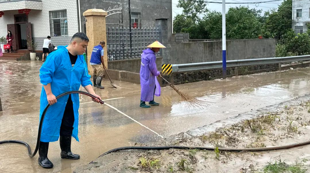 党员干部冲在前，众志成城护家园！张家界永定区防汛救灾一线纪实