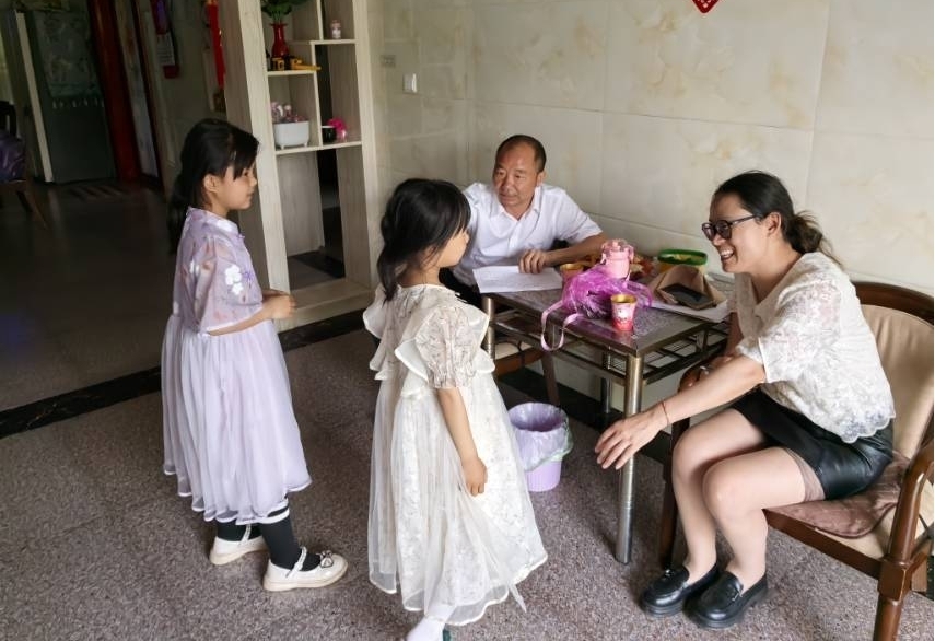 衡南县冠市小学：家访筑防线，安全护成长