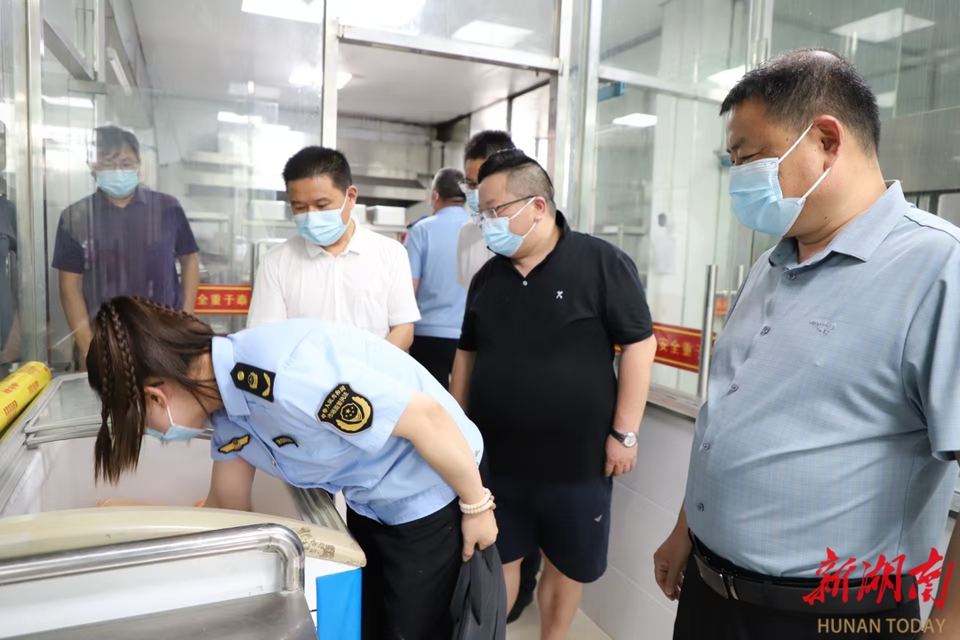 娄底市市场监督管理局调研校园食品安全及基层市监工作
