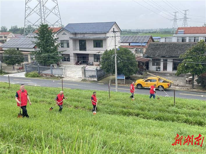 沅水流域堤防将全线逼近警戒线 常德市迅速组织人员上堤开展巡查防守