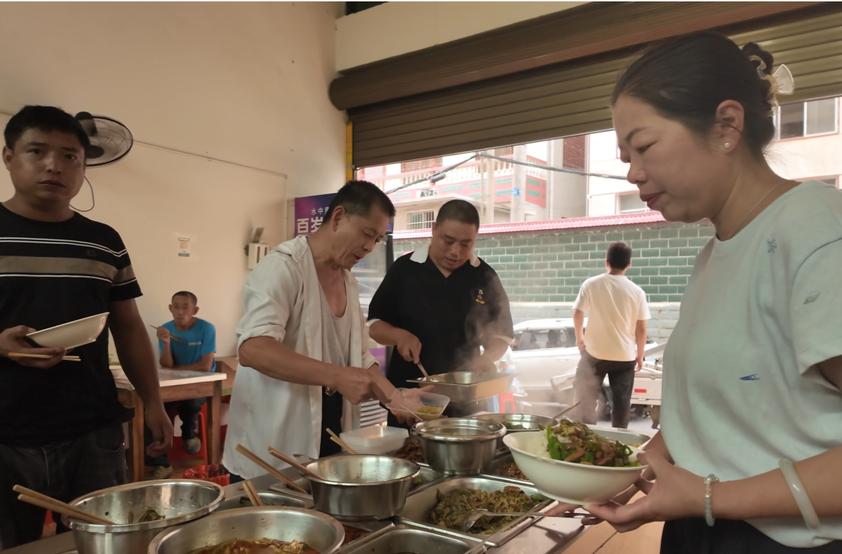 一句“免费套餐”，保靖这家小餐馆管饱又暖心