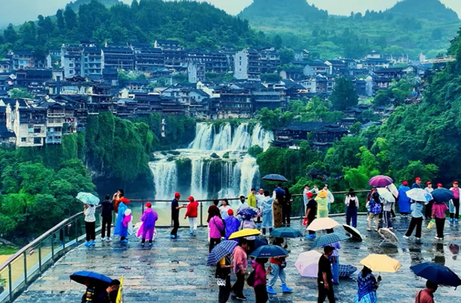 The 'Town on a Waterfall,' Furong Ancient Town, Charms Global Tourists