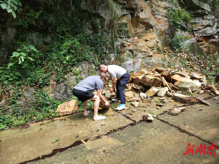 通道县溪镇：“人防+技防”协同发力，灾后重建跑出加速度