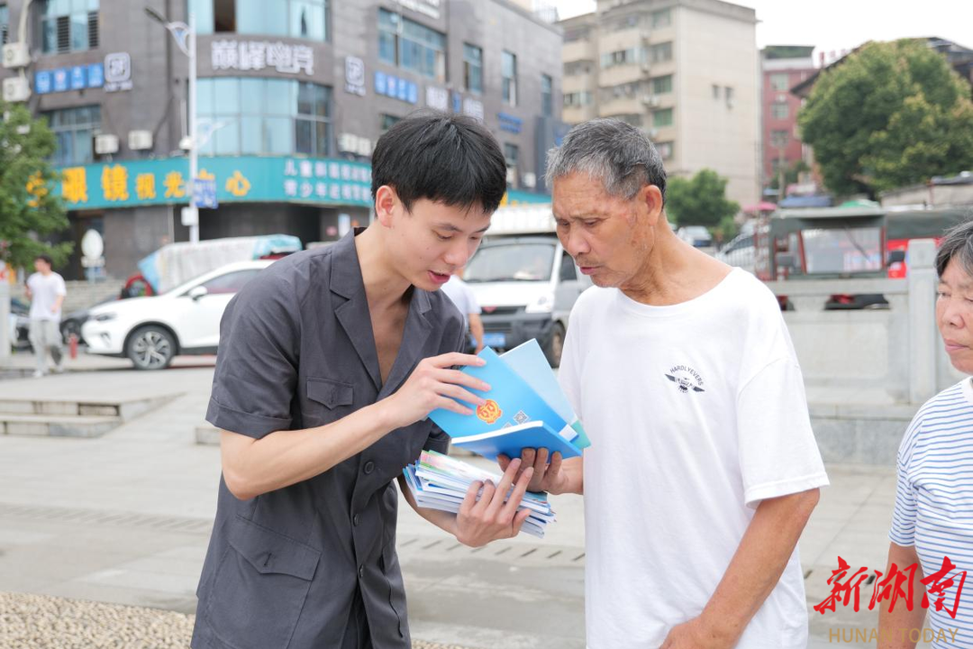 隆回法院禁毒日普法宣传活动营造全民禁毒氛围