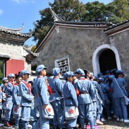 理論 ? 新論 | 構(gòu)建大中小學(xué)紅色研學(xué)一體化機制