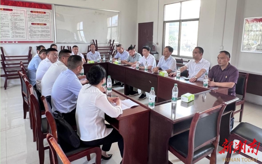 斗笠山镇：后盾单位齐发力 调研慰问暖乡村