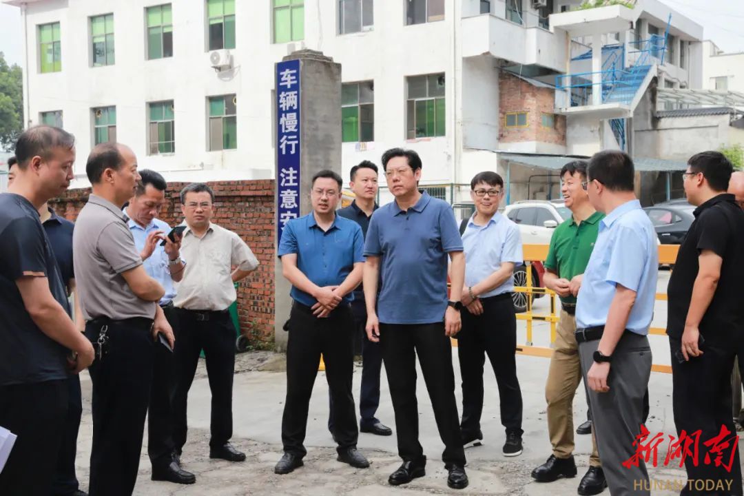 雁峰區(qū)白沙洲街道：“為民服務(wù)日”活動(dòng)解民憂謀發(fā)展