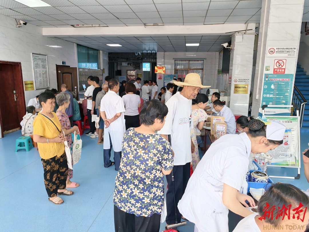 永州市中医医院赴东安县铁宝居委会开展“健康帮扶助力乡村振兴”活动