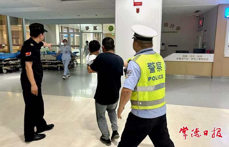 男童头部受伤紧急送医 常德交警绿色通道火速护航
