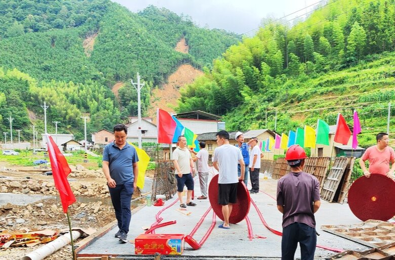 31座“连心桥”架通幸福路@湖南日报