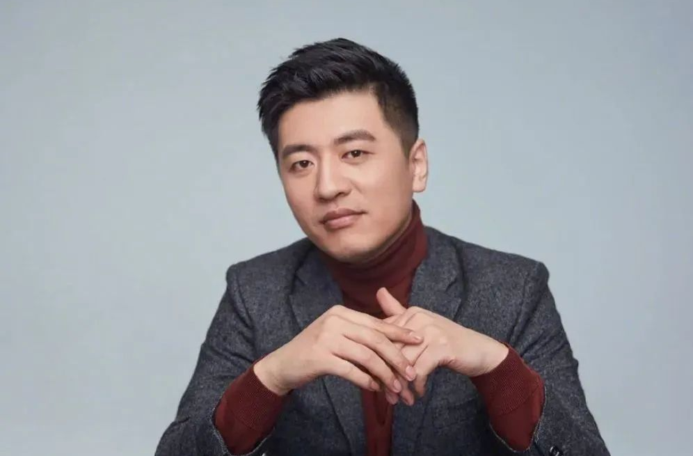 “文科不考公就是销售”言论引争议，张雪峰回应