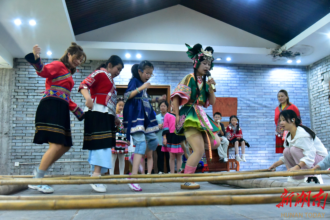 角色扮演+地質科普：黃龍洞景區(qū)打造沉浸式研學新體驗