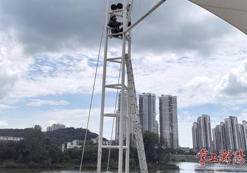1個(gè)半小時(shí)搶修，衡陽(yáng)風(fēng)帆廣場(chǎng)投光燈“復(fù)明”